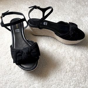Liz Claiborne Bow Sandals